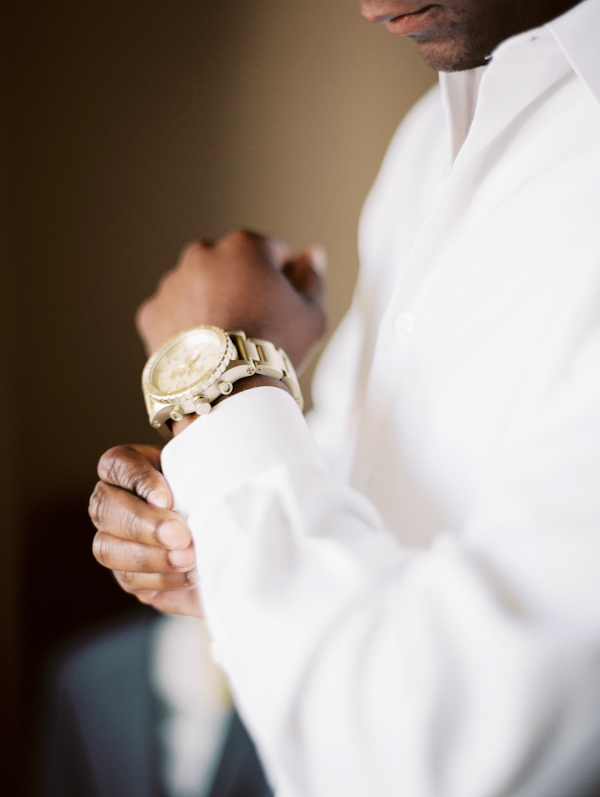 Cinco de Mayo destination wedding in Cabos San Lucas with photos by Jillian Mitchell | via junebugweddings.com (30)