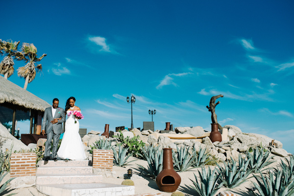 Cinco de Mayo destination wedding in Cabos San Lucas with photos by Jillian Mitchell | via junebugweddings.com (28)