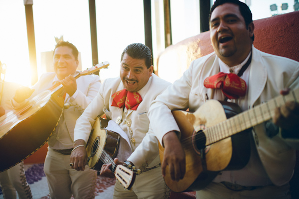 Cinco de Mayo destination wedding in Cabos San Lucas with photos by Jillian Mitchell | via junebugweddings.com (10)