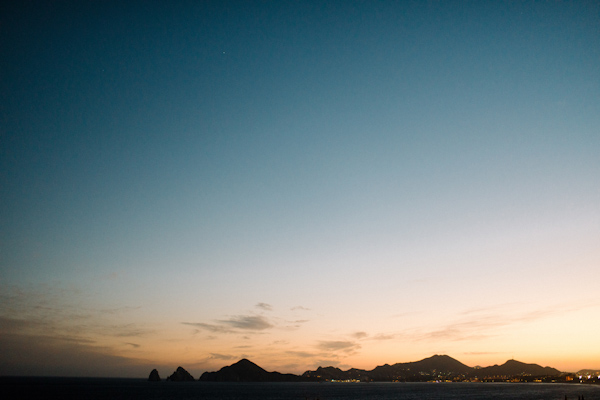 Cinco de Mayo destination wedding in Cabos San Lucas with photos by Jillian Mitchell | via junebugweddings.com (7)