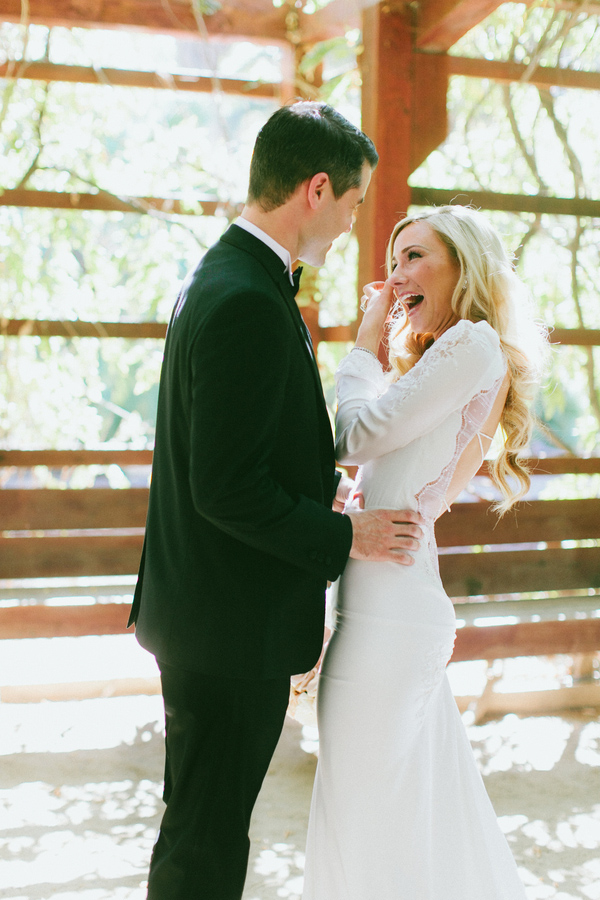 dramatic and sophisticated bridal style, photos by Wai Reyes Photography | via junebugweddings.com (12)