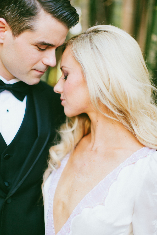 dramatic and sophisticated bridal style, photos by Wai Reyes Photography | via junebugweddings.com (8)