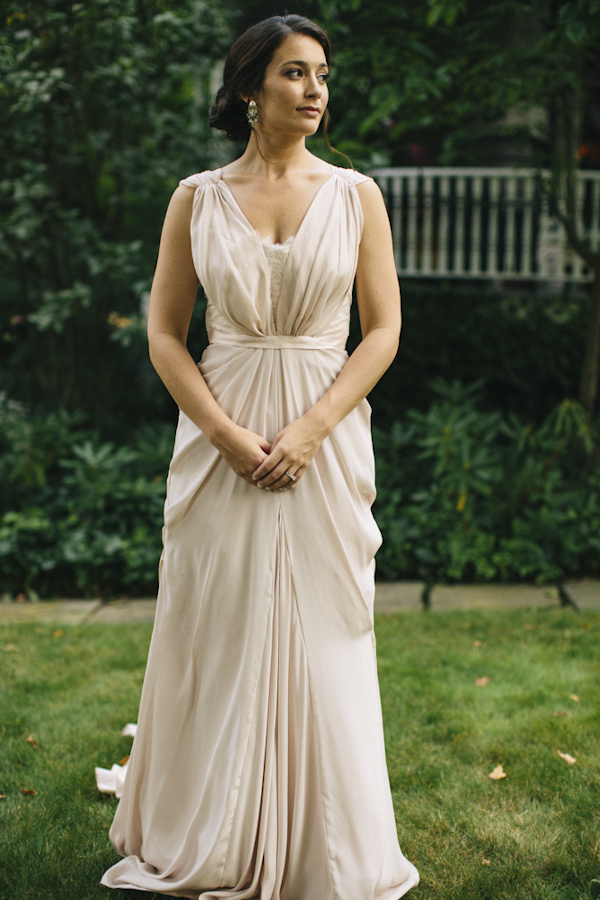 navy and pink garden wedding in Ohio, photo by Ely Brothers | via junebugweddings.com