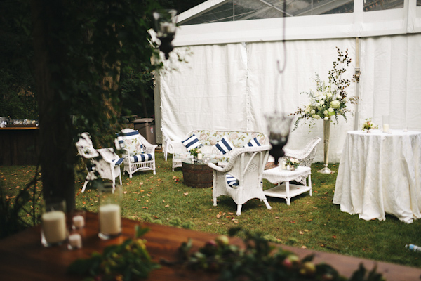 navy and pink garden wedding in Ohio, photo by Ely Brothers | via junebugweddings.com