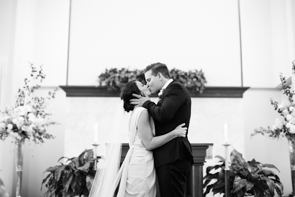 navy and pink garden wedding in Ohio, photo by Ely Brothers | via junebugweddings.com