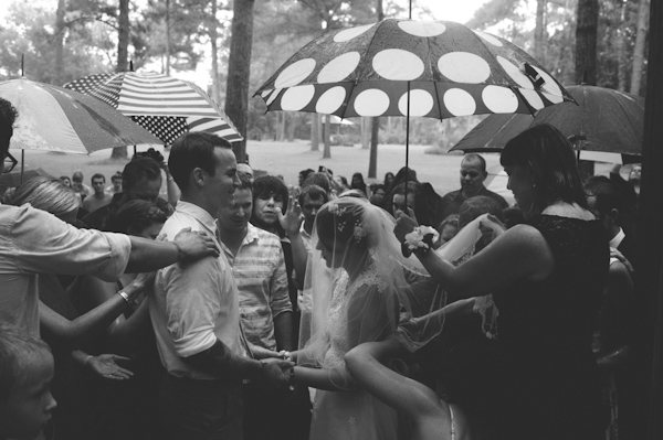 rain on wedding day at Glen Venue, Florida, photo by Jason Mize | via junebugweddings.com