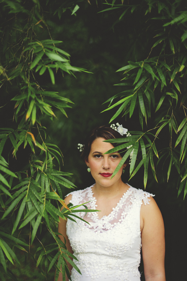 rain on wedding day at Glen Venue, Florida, photo by Jason Mize | via junebugweddings.com