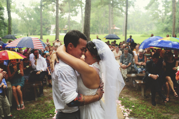 rain on wedding day at Glen Venue, Florida, photo by Jason Mize | via junebugweddings.com