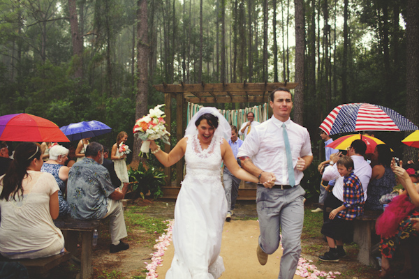 rain on wedding day at Glen Venue, Florida, photo by Jason Mize | via junebugweddings.com