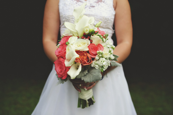 rain on wedding day at Glen Venue, Florida, photo by Jason Mize | via junebugweddings.com