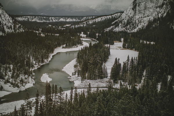 white and gold winter wedding at Fairmont Banff Springs, photo by Gabe McClintock | via junebugweddings.com