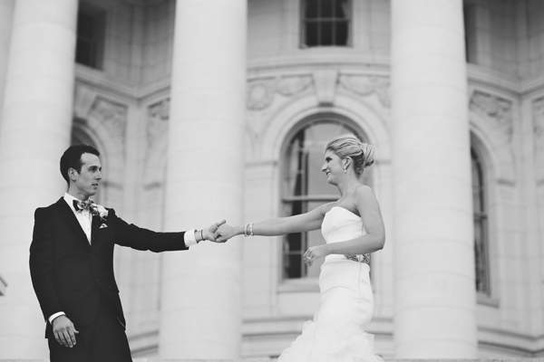 modern elegant gold and black wedding at Legend at Bergamont, photo by DWJohnson Studio | via junebugweddings.com