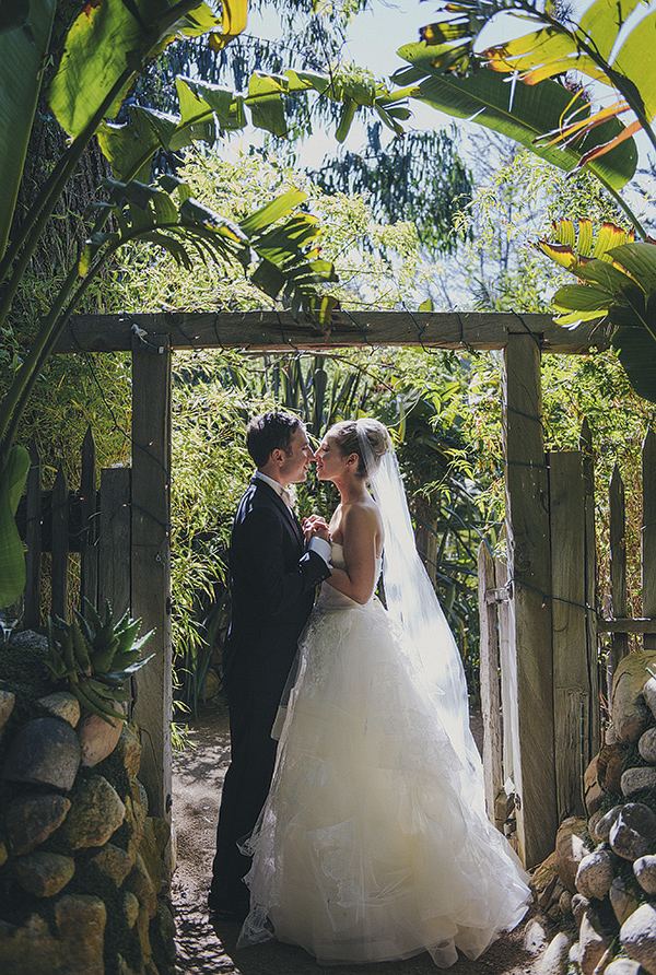 organic outdoor summer wedding at Holly Farm - photo by Lisa Lefringhouse Photography | via junebugweddings.com