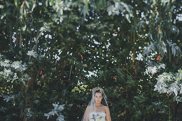 organic outdoor summer wedding at Holly Farm - photo by Lisa Lefringhouse Photography | via junebugweddings.com