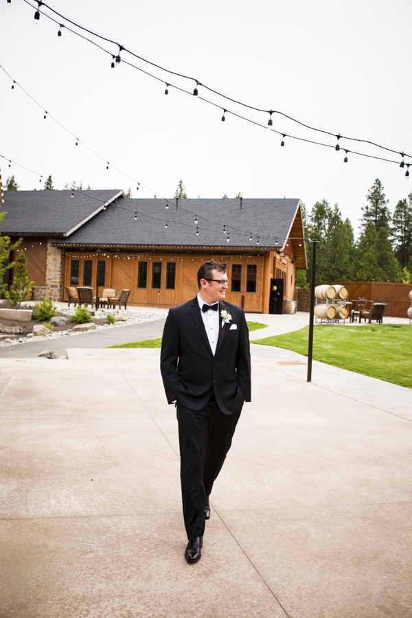 peach, coral, grey wedding at Swiftwater Cellars, photo by La Vie Photography | via junebugweddings.com