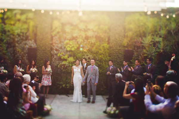 vibrant urban wedding in Los Angeles with photos by Jeff Newsom | via junebugweddings.com (21)