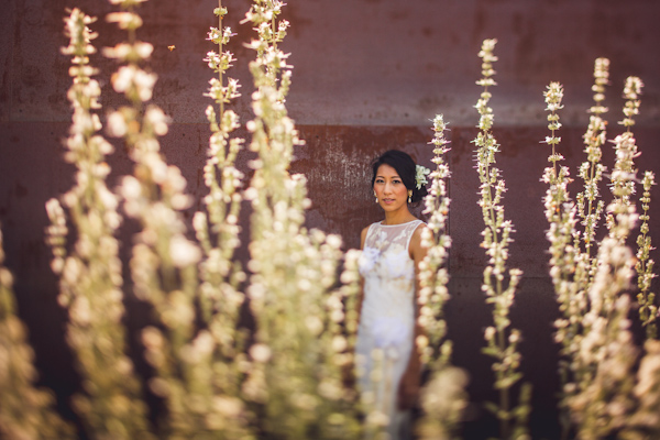 vibrant urban wedding in Los Angeles with photos by Jeff Newsom | via junebugweddings.com (17)