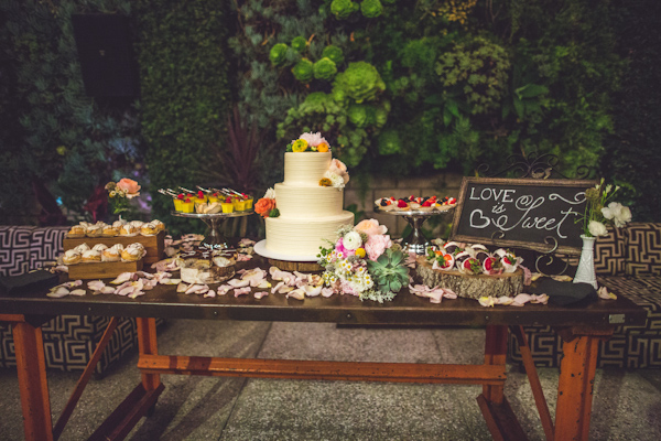 vibrant urban wedding in Los Angeles with photos by Jeff Newsom | via junebugweddings.com (5)