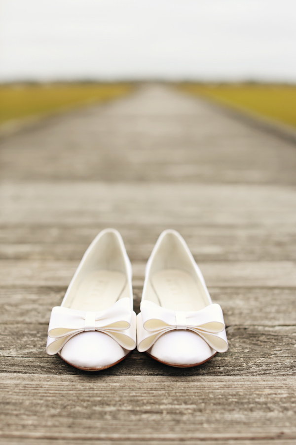 North Carolina wedding at The Carolina Yacht Club, photo by Whitebox Photo | via junebugweddings.com