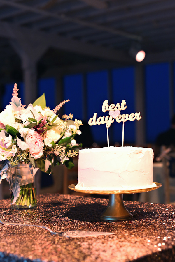 North Carolina wedding at The Carolina Yacht Club, photo by Whitebox Photo | via junebugweddings.com