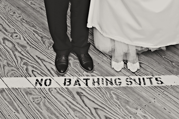 North Carolina wedding at The Carolina Yacht Club, photo by Whitebox Photo | via junebugweddings.com