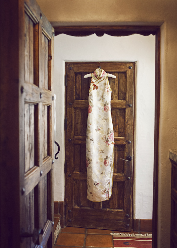 blush, ivory and pink wedding at Hummingbird Nest Ranch, California - Photo by Duke Photography | via junebugweddings.com