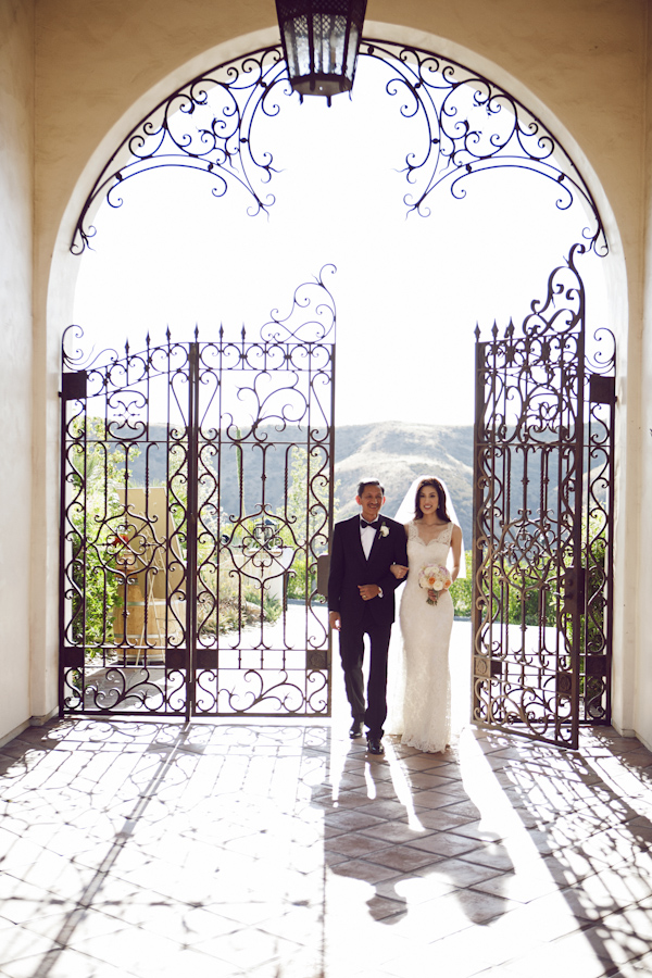 blush, ivory and pink wedding at Hummingbird Nest Ranch, California - Photo by Duke Photography | via junebugweddings.com