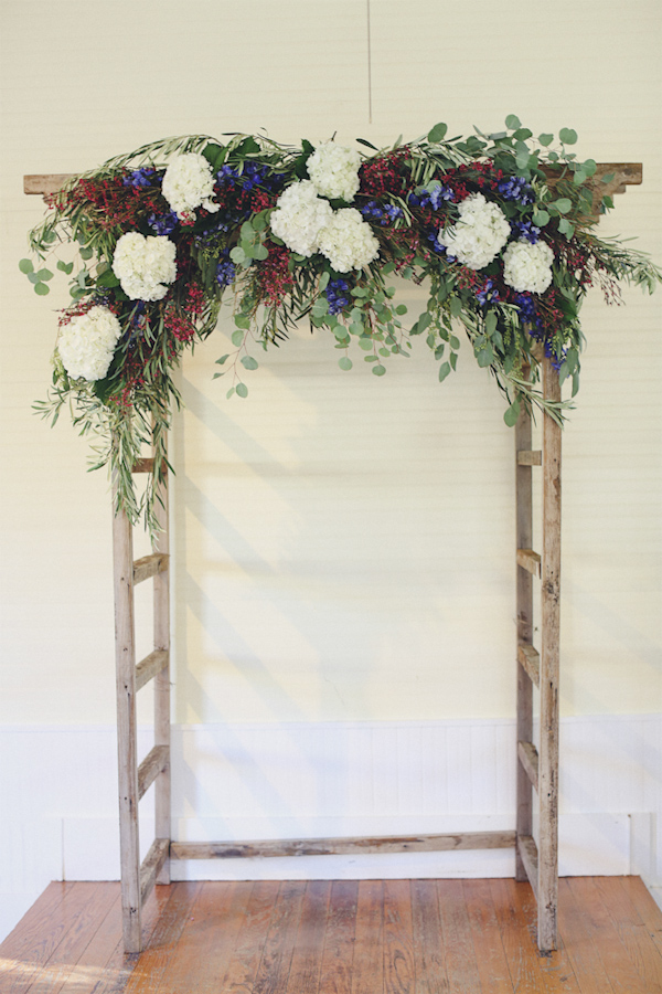 colorful texas wedding at Starhill Ranch, photo by Austin wedding photographer Christina Carroll Photography | via junebugweddings.com