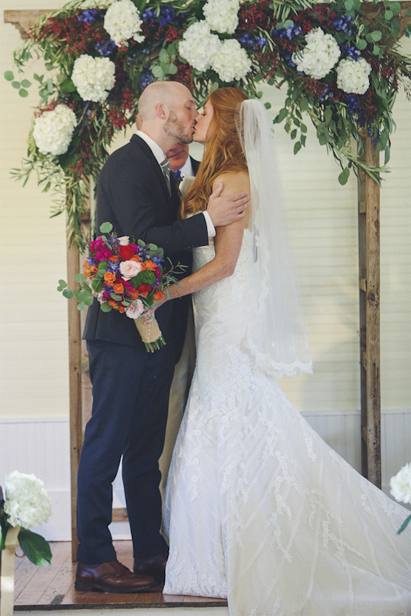 colorful texas wedding at Starhill Ranch, photo by Austin wedding photographer Christina Carroll Photography | via junebugweddings.com