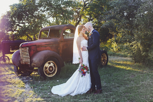 colorful texas wedding at Starhill Ranch, photo by Austin wedding photographer Christina Carroll Photography | via junebugweddings.com