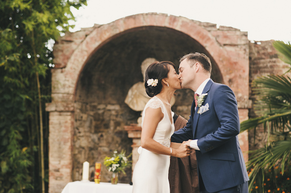 destination wedding in Sienna, Italy - photo by This Modern Love | via junebugweddings.com