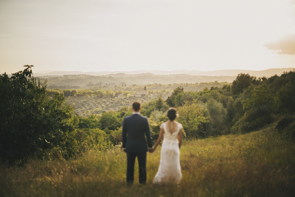 destination wedding in Sienna, Italy - photo by This Modern Love | via junebugweddings.com