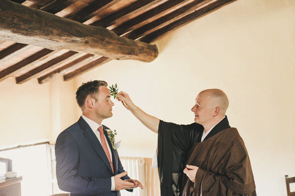 destination wedding in Sienna, Italy - photo by This Modern Love | via junebugweddings.com