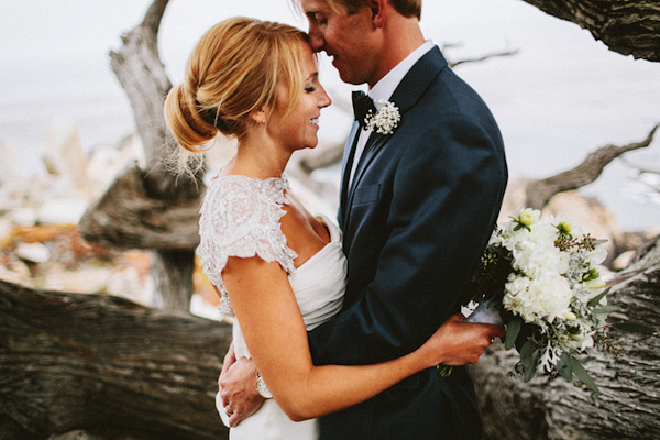 pretty bridal style with photography by Benj Haisch | via junebugweddings.com (8)