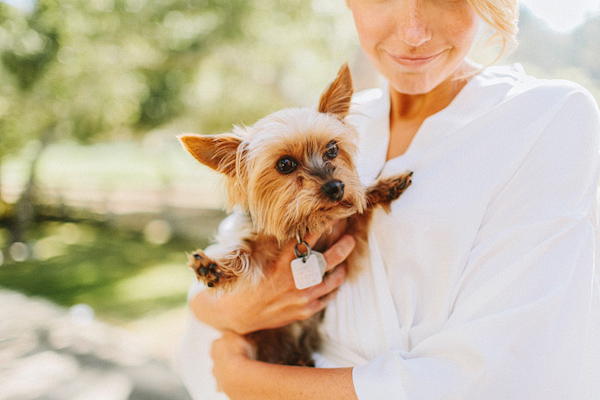 pretty bridal style with photography by Benj Haisch | via junebugweddings.com (20)