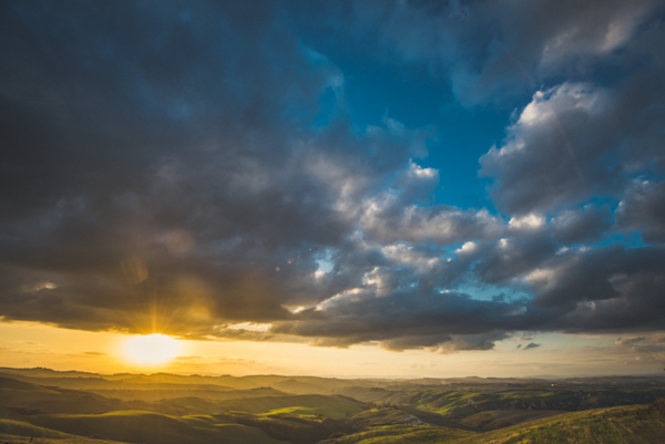 picturesque elopement in Tuscany with photography by Roberto Panciatici | via junebugweddings.com (8)