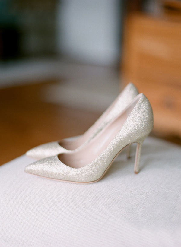 pink and cream wedding at the Big Canyon Country Club, photo by Troy Grover Photographers | via junebugweddings.com (31)