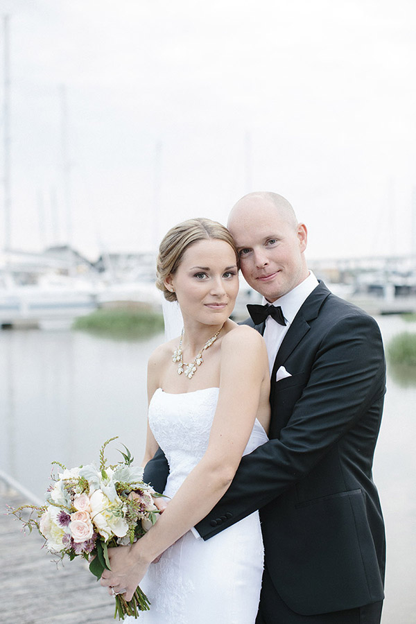 grey and cream wedding at The Historic Rice Mill, Charleston, South Carolina - photo by Paige Winn Photo | via junebugweddings.com