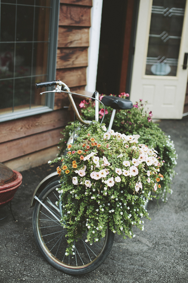 rustic and stylish wedding at Saskatoon Farm in Calgary, Alberta - Rowan Jane Photography | via junebugweddings.com