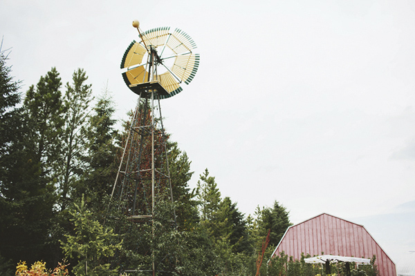 rustic and stylish wedding at Saskatoon Farm in Calgary, Alberta - Rowan Jane Photography | via junebugweddings.com