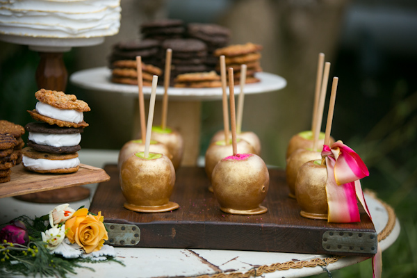 botanical inspiration photo shoot at the Philadelphia Horticultural Center, photos by Lindsay Docherty Photography | via junebugweddings.com