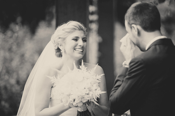 classic Oscar De La Renta bridal style with photos by Katherine Salvatori Photography | via junebugweddings.com