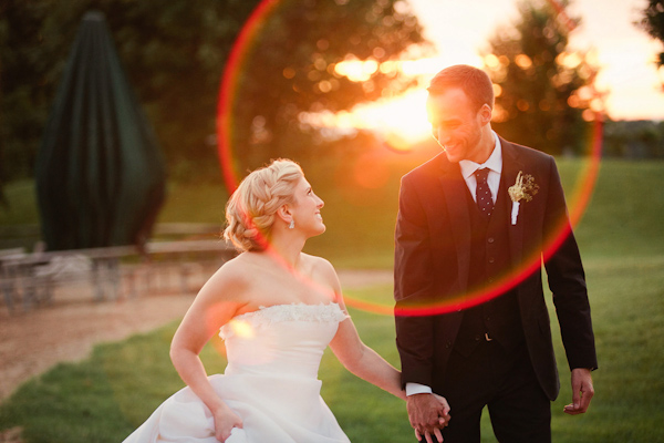 classic Oscar De La Renta bridal style with photos by Katherine Salvatori Photography | via junebugweddings.com