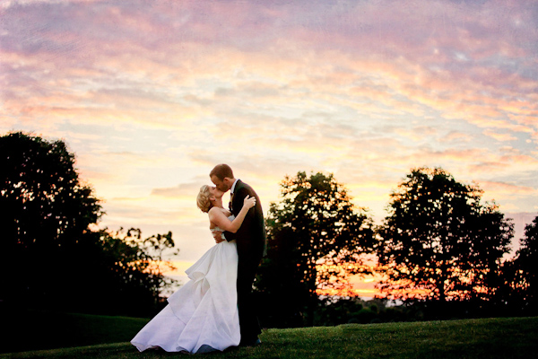 classic Oscar De La Renta bridal style with photos by Katherine Salvatori Photography | via junebugweddings.com