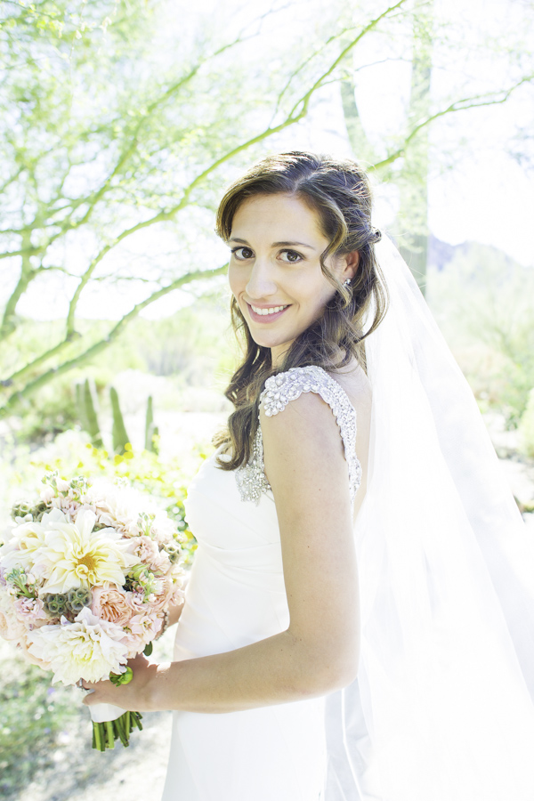 colorful desert wedding at Four Seasons in Scottsdale, Arizona - photo by Erica Velasco Photographer | via junebugweddings.com