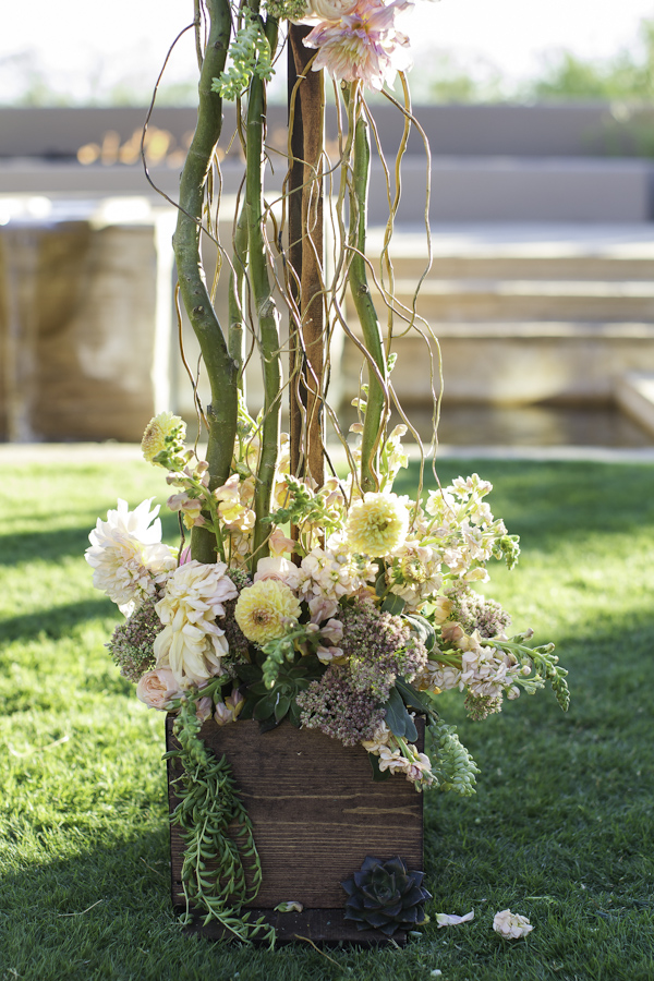 colorful desert wedding at Four Seasons in Scottsdale, Arizona - photo by Erica Velasco Photographer | via junebugweddings.com