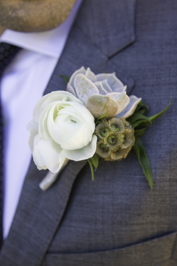 colorful desert wedding at Four Seasons in Scottsdale, Arizona - photo by Erica Velasco Photographer | via junebugweddings.com