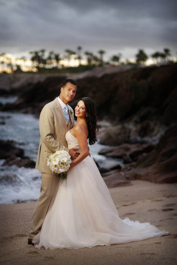 destination wedding in Cabo with photos by Chris + Lynn Photographers | via junebugweddings.com