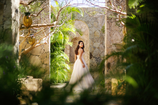 destination wedding in Cabo with photos by Chris + Lynn Photographers | via junebugweddings.com