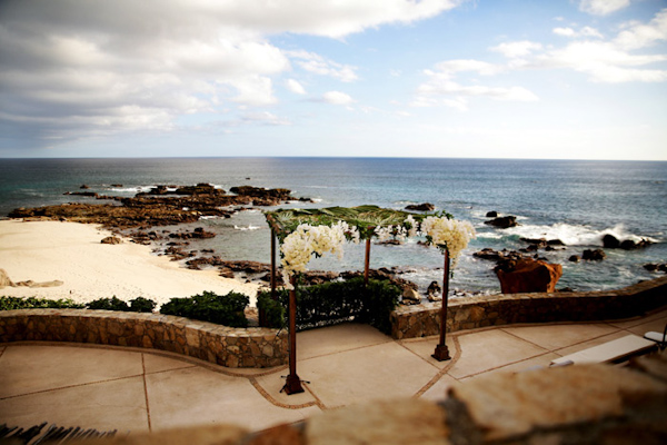 destination wedding in Cabo with photos by Chris + Lynn Photographers | via junebugweddings.com